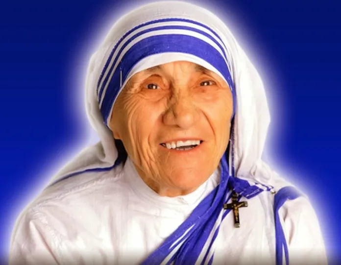 Loving Saint Mother Teresa Photo